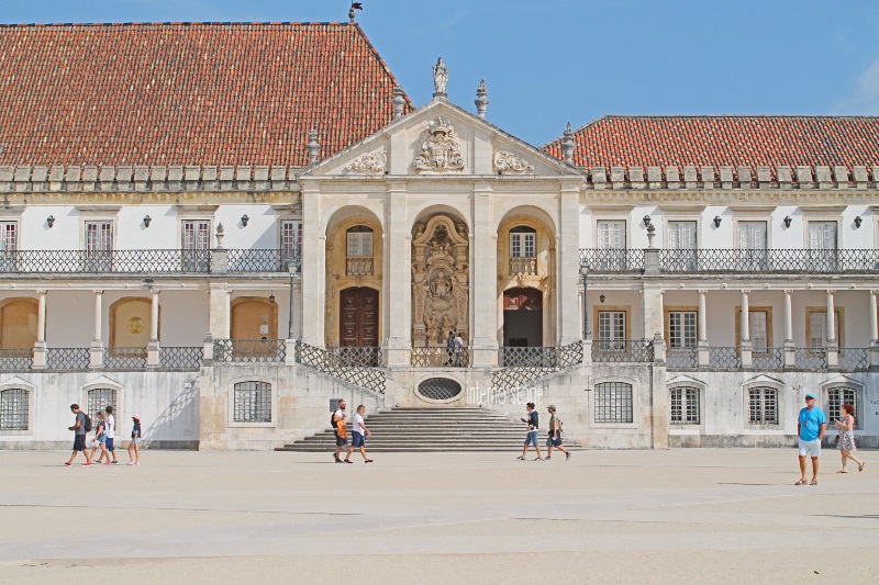 Diario di bordo - Porto è un azulejo Coimbra è bianca - Università - interno storie